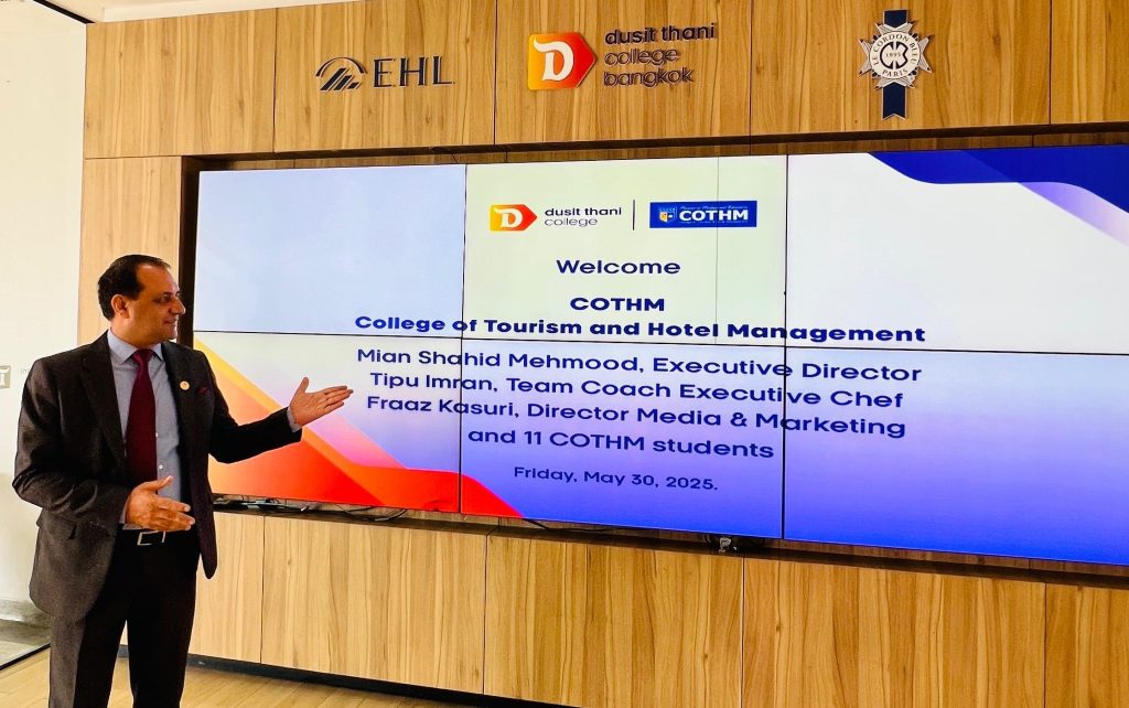 COTHM Students Visit Dusit Thani College