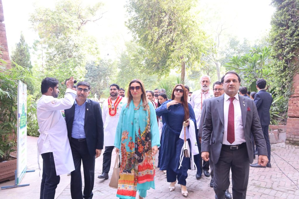 Senator Bushra Anjum Butt addressing chefs